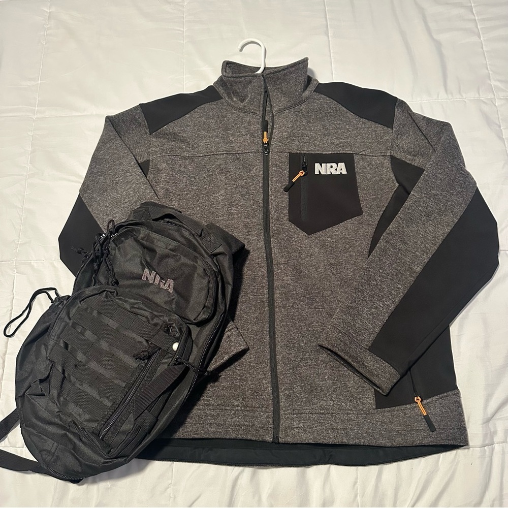 NRA Jacket Backpack Men's L Grey Black Fleece Lined Zip Adjustable Logo Hunting